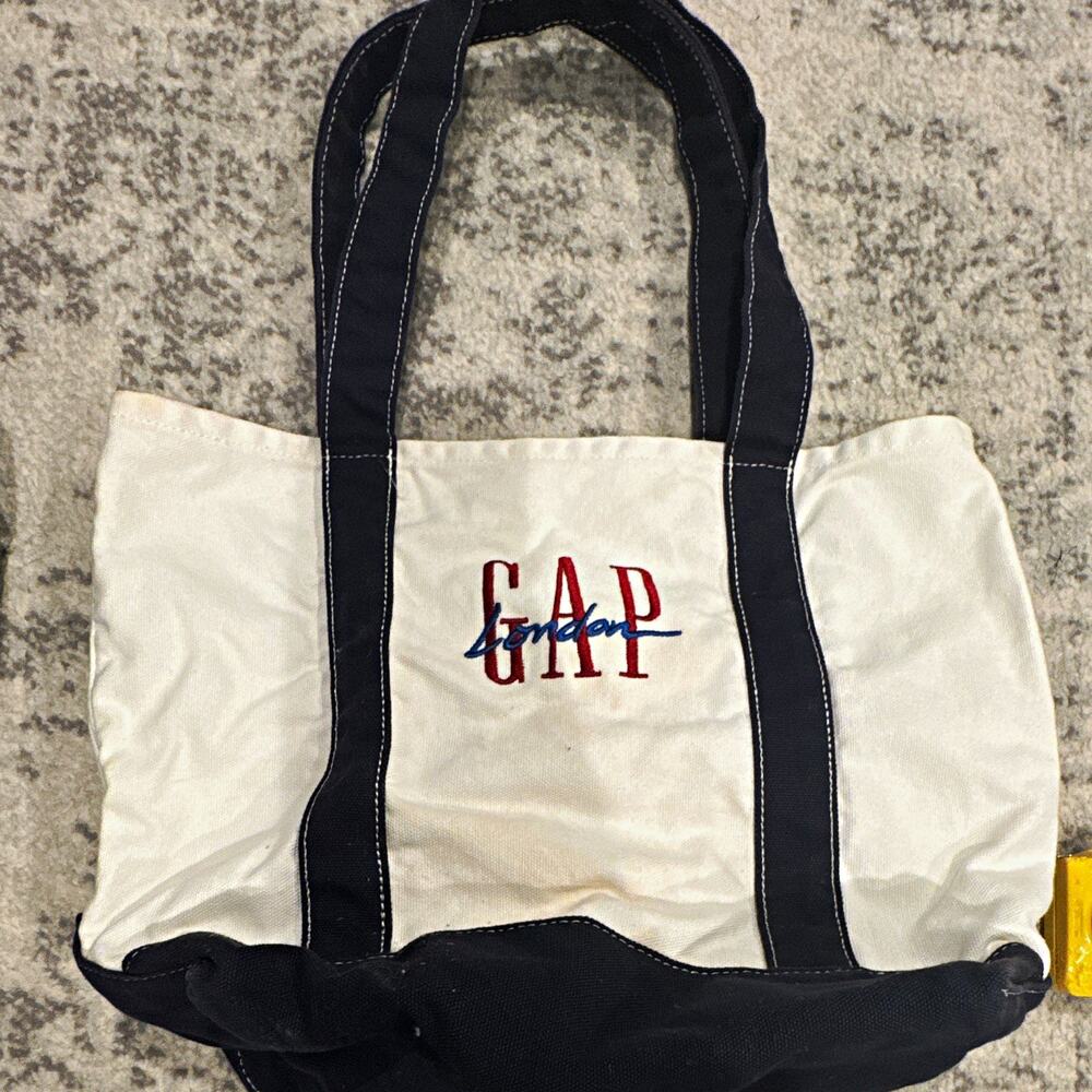 GAP London Embroidered Logo White Navy Tote Bag Lined Inner Pockets Open Top